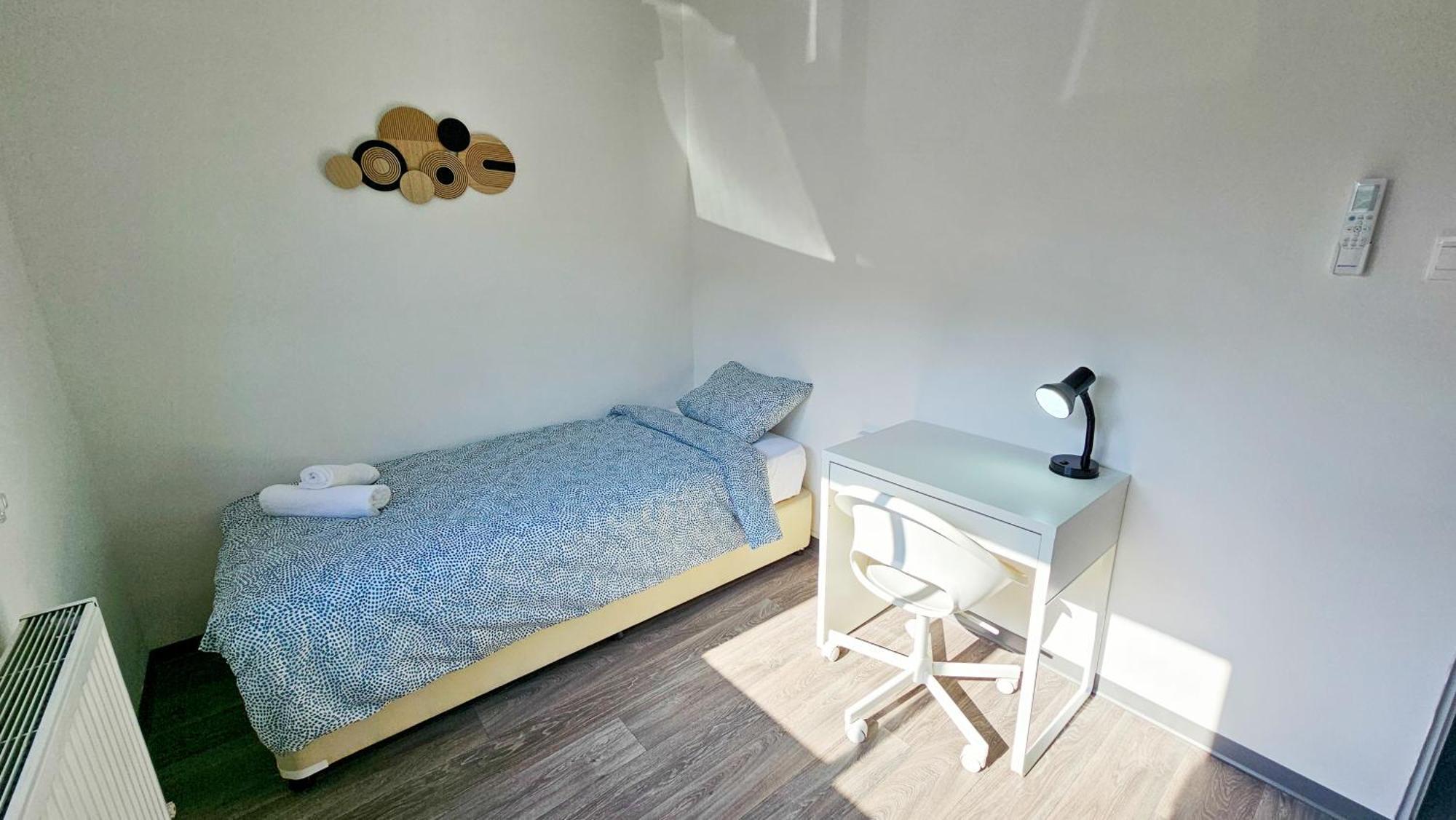 The Lemon Tree Hostel Ларнака Екстер'єр фото